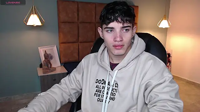 AlejooTwink online show from February 8, 4:04 pm