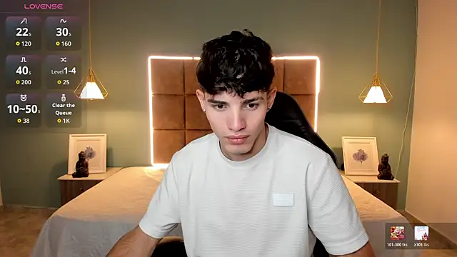 AlejooTwink online show from April 18, 5:42 am