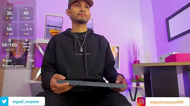 Snapshot of _miguel0 chatting on October 21, 12:19 pm miguel0 online show from October 21, 12:19 pm