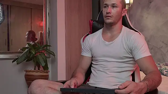 AxelFairchaild online show from March 10, 12:44 pm