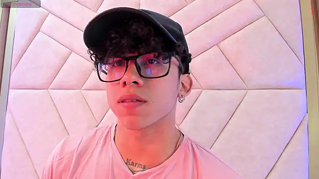 AkazaBoy  online show from November 17, 4:26 am