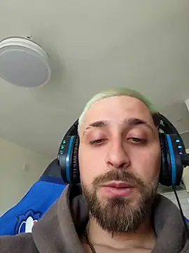 omarito100 online show from April 27, 8:55 am