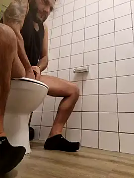 Snapshot of Cem-aus-Nrw-Krefeld chatting on December 31, 5:55 am Cem-aus-Nrw-Krefeld online show from December 31, 5:55 am