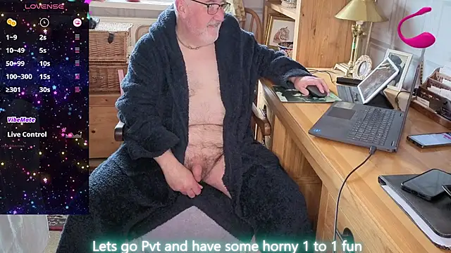 Adamdaddybear online show from April 11, 7:45 am