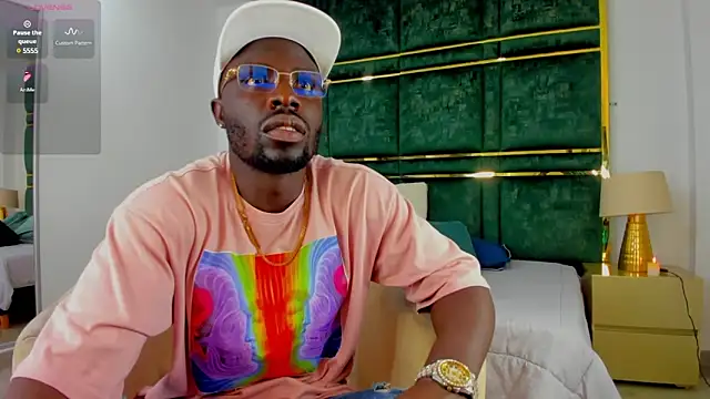 Latrellx7 online show from February 10, 11:46 am