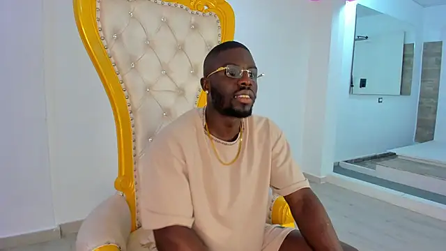 Latrellx7 online show from December 27, 12:45 pm