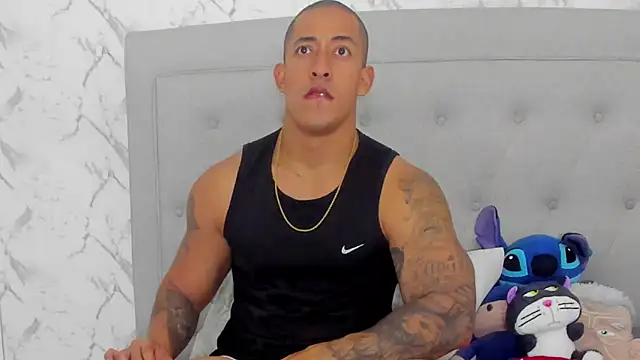 luigiferrara online show from March 12, 9:11 pm