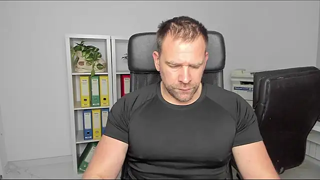 Snapshot of John-E-Dough chatting on December 28, 4:51 am John-E-Dough online show from December 28, 4:51 am