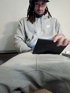 leeandrewlongstroke21 online show from November 13, 11:37 am