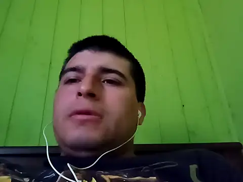 chilehorny1995 online show from January 6, 7:13 pm