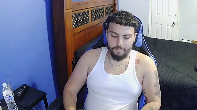 Snapshot of MasterKvn chatting on February 21, 2:39 am MasterKvn online show from February 21, 2:39 am