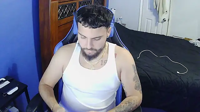 Snapshot of MasterKvn chatting on March 10, 8:39 am MasterKvn online show from March 10, 8:39 am