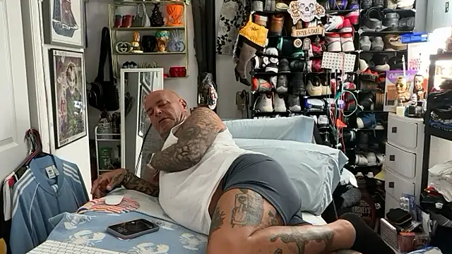 joeytatts66 online show from January 18, 6:04 am