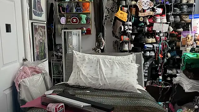 joeytatts66 online show from March 10, 2:39 am