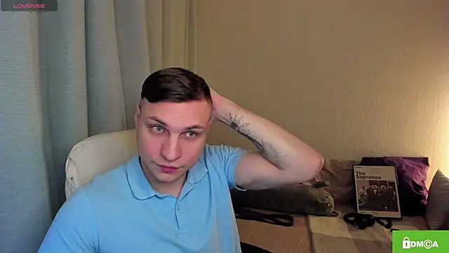 handsome guy01 online show from April 17, 11:18 pm