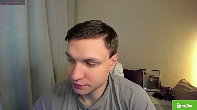 handsome guy01 online show from April 6, 9:26 pm