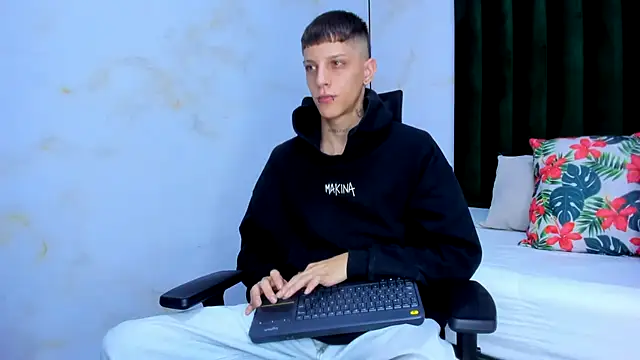 Snapshot of Adam_hard_ chatting on January 22, 7:45 pm Adam hard  online show from January 22, 7:45 pm