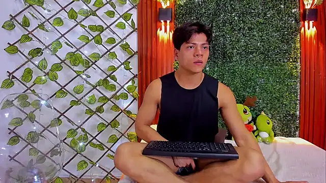 Valentino  X online show from November 22, 6:02 am