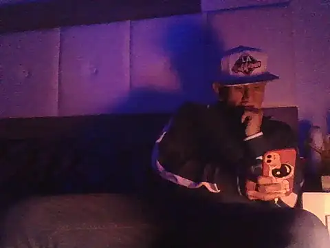 oiram27 online show from December 3, 5:13 am