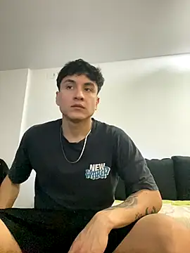 LCarreraa online show from November 6, 1:41 am