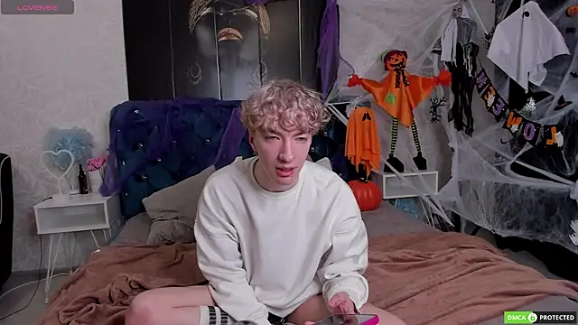 TrevorBenson online show from October 22, 3:10 am