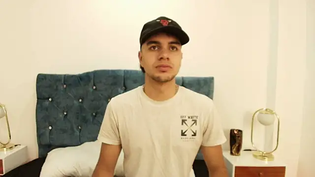 Snapshot of Amadeo_Wild chatting on January 14, 3:36 pm Amadeo Wild online show from January 14, 3:36 pm