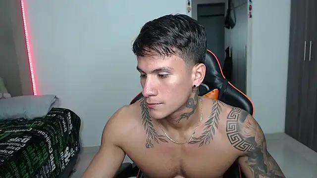 pettergrey1 online show from April 13, 7:58 pm