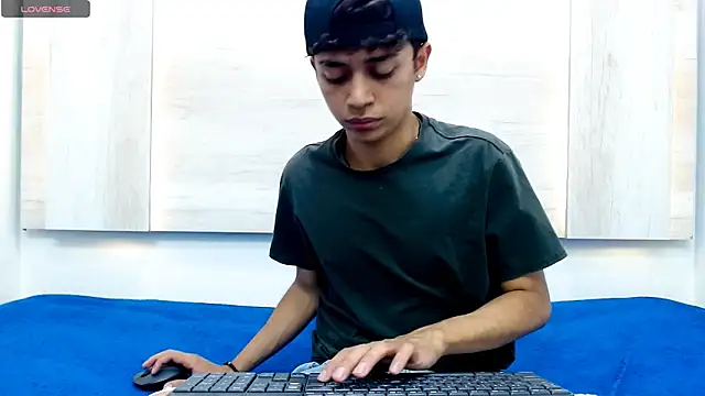 DamiBright online show from December 9, 7:57 pm