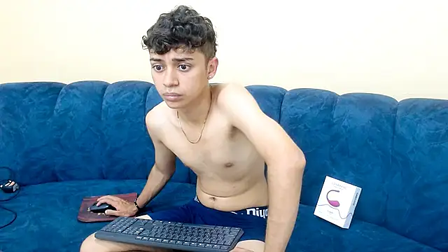 DamiBright online show from December 28, 7:01 pm