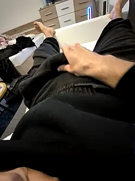 Dema110889 online show from March 31, 9:55 am