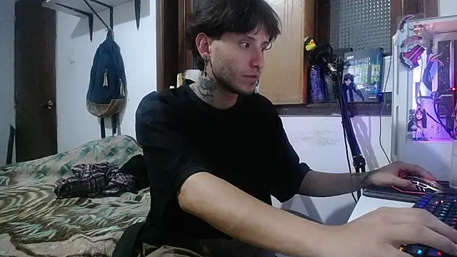 esjrobles online show from February 26, 7:09 am