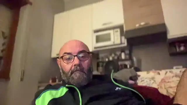 MM7026 online show from April 3, 8:49 pm