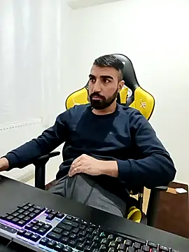 Snapshot of SertSikici022 chatting on February 26, 6:42 pm SertSikici022 online show from February 26, 6:42 pm