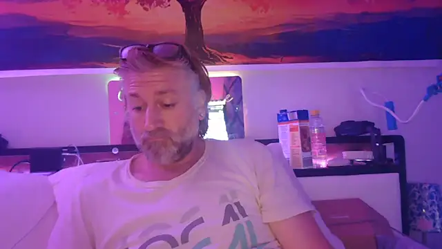 onlym4m online show from November 10, 7:35 am