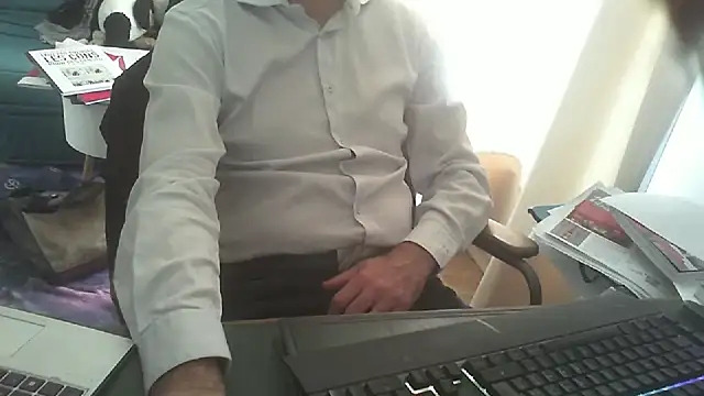 shyfrenchcock1 online show from October 23, 1:14 pm