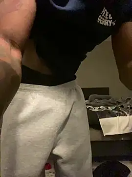 Snapshot of Mrrrixxhhh chatting on January 22, 2:15 am Mrrrixxhhh online show from January 22, 2:15 am