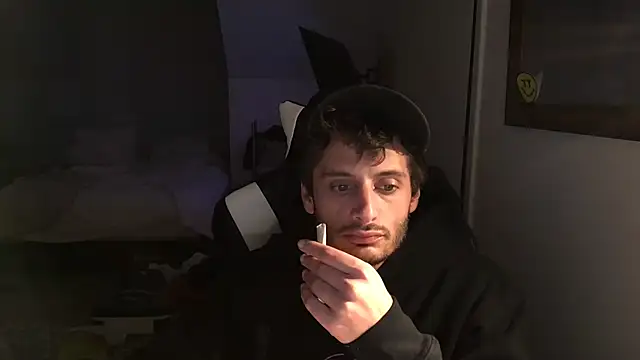 Snapshot of Dylansd chatting on December 14, 8:02 am Dylansd online show from December 14, 8:02 am