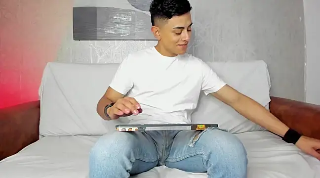 Lucii fer  online show from March 19, 11:28 am