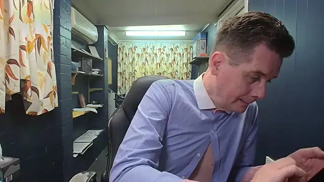 tilobinder online show from November 15, 1:35 pm