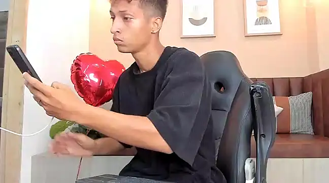 wolf james123 online show from February 12, 1:59 pm