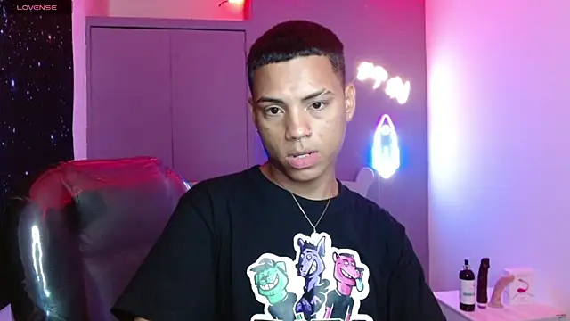 OwenStone  online show from December 7, 7:32 pm