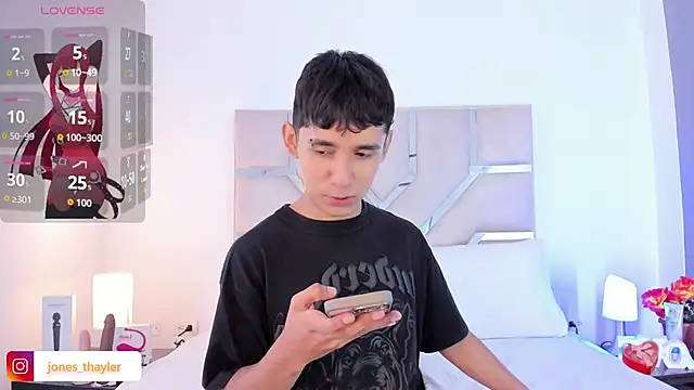 Thayler jones online show from November 28, 12:07 pm