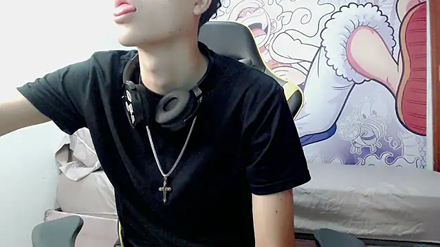Snapshot of johnny_cagee chatting on December 22, 3:44 am johnny cagee online show from December 22, 3:44 am