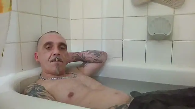 CandiedPompano online show from September 28, 4:32 am