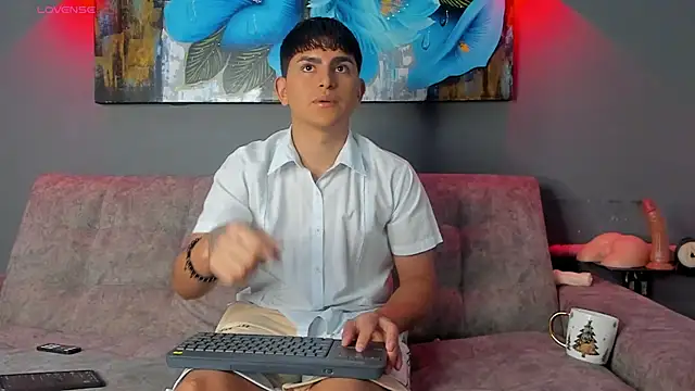 Lyam ap online show from December 4, 8:32 am