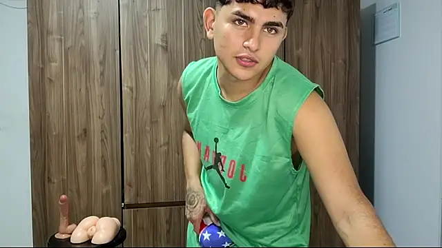 Snapshot of Lyam_ap chatting on September 23, 10:14 am Lyam ap online show from September 23, 10:14 am