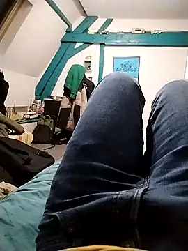 JulesG18 online show from March 4, 9:33 pm