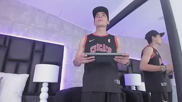 MikeStonnee online show from December 3, 3:29 am