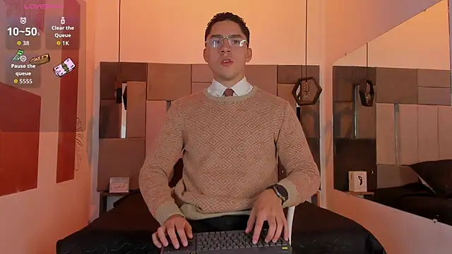 LiamNovak online show from December 2, 11:46 am