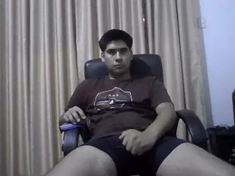 estudiante69 online show from December 9, 12:01 am